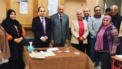 محافظ الجيزة يتابع الانتخابات بمدرسة الشيخة جواهر ببولاق الدكرور