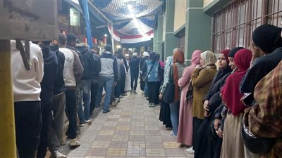 قبل ساعات من غلق لجان الاسماعيلية ازدحام امام لجنة فاطمة الزهراء